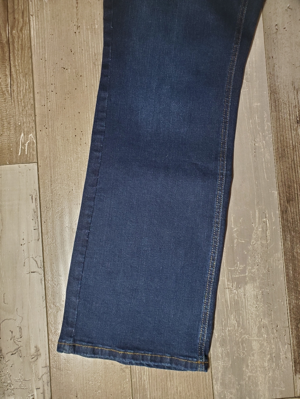NWT Liz Claiborne Mid-Rise Sara Bootcut Dark Wash Jeans Women's Size 14 - Picture 15 of 16